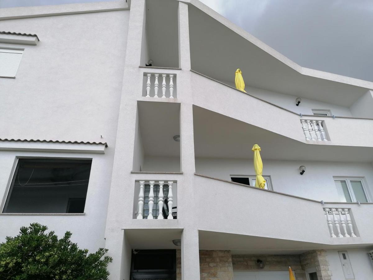 Apartments Dario Pag Town Zewnętrze zdjęcie